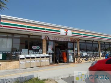 コンビニ　セブン-イレブン茨木穂積台店（コンビニ）まで586m