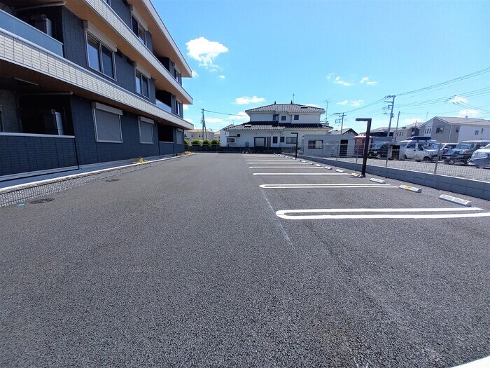 駐車場　☆敷地内駐車場完備☆