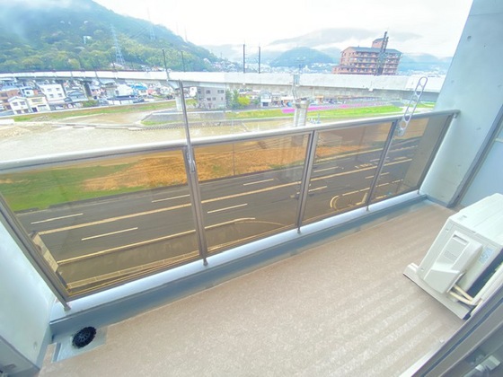 バルコニー　※別部屋の写真です