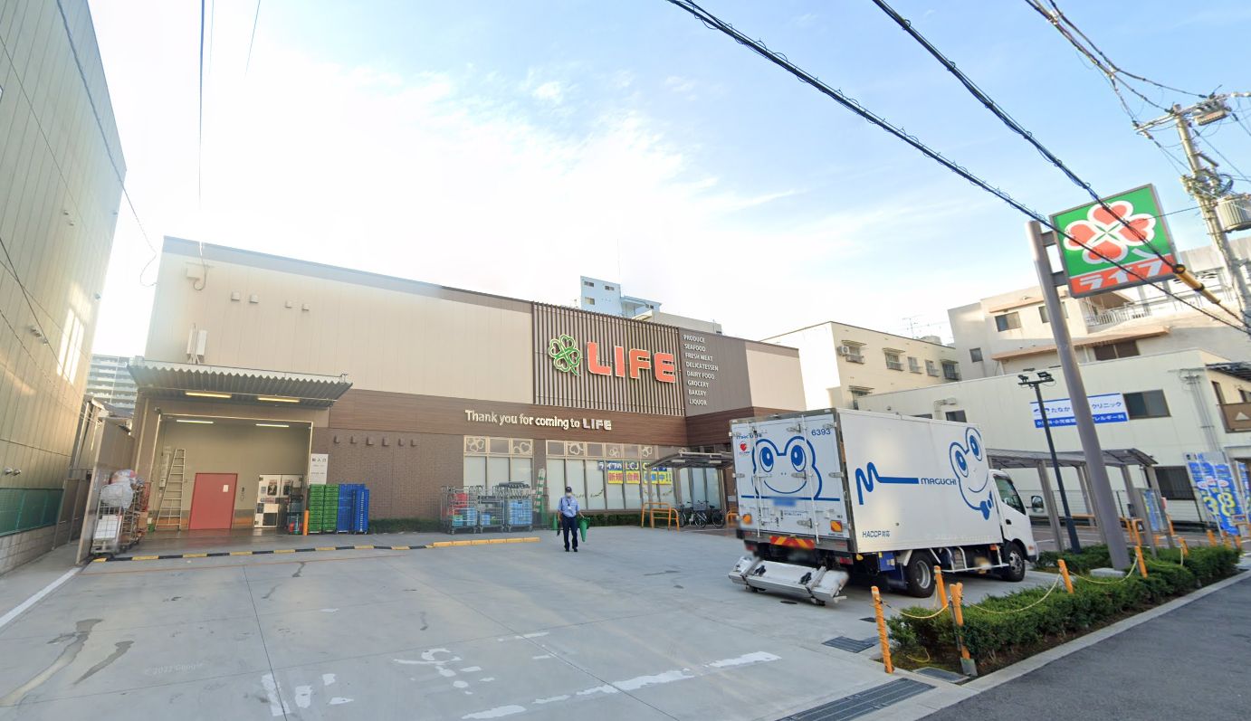 スーパー　ライフ　空堀店（スーパー）まで384m