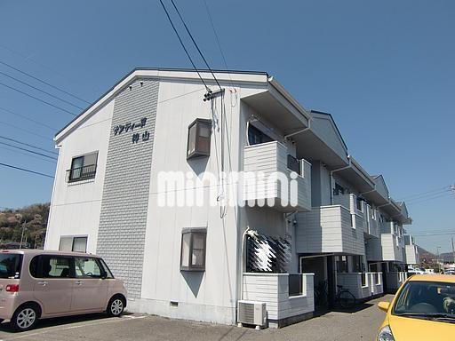 建物外観　２階建てのコーポ