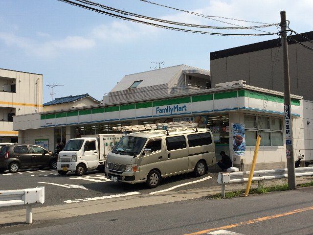 コンビニ　ファミリーマート南行徳三丁目店（コンビニ）まで756m