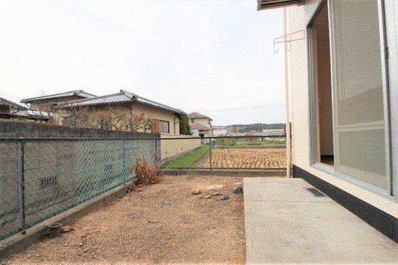 庭　※他号室の写真です
