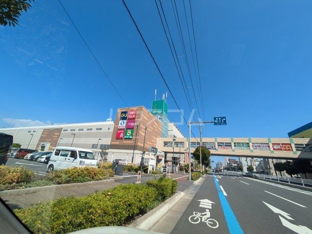 ショッピングセンター　SOCOLA南行徳（ショッピングセンター）まで1407m