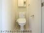 トイレ　落ち着いた色調のトイレです