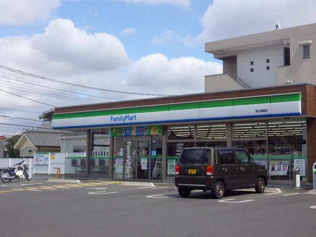コンビニ　ファミリーマート狭山祇園店（コンビニ）まで575m