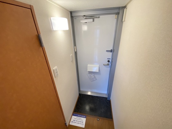 玄関　※別部屋の写真です