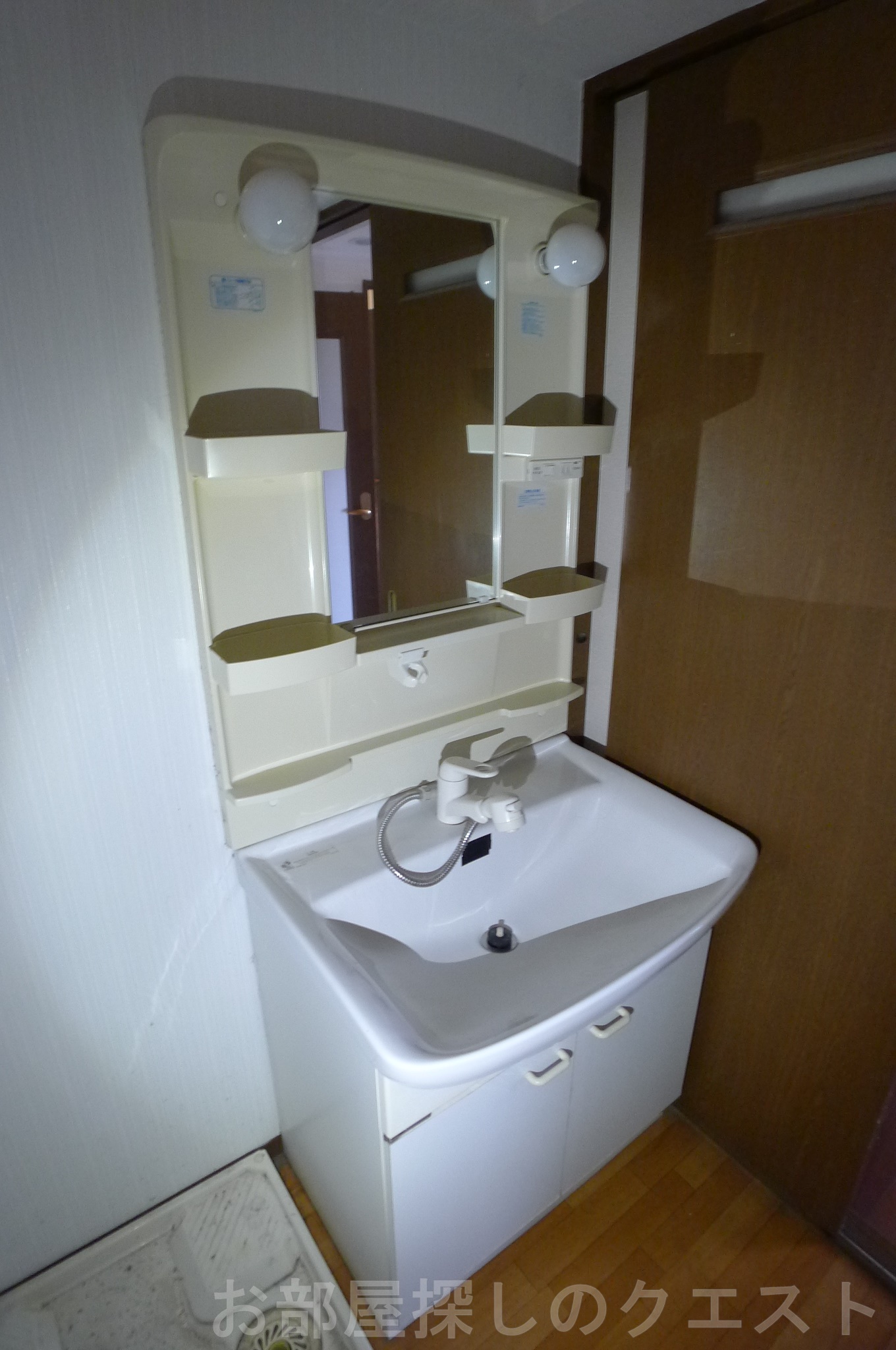 洗面設備　（写真は同物件イメージ）