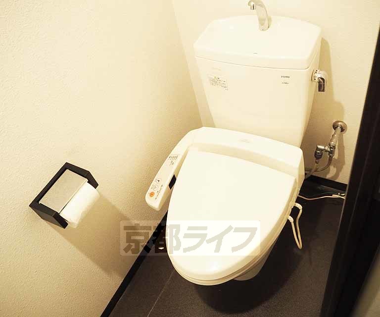 トイレ　ウォシュレット付きのトイレです。