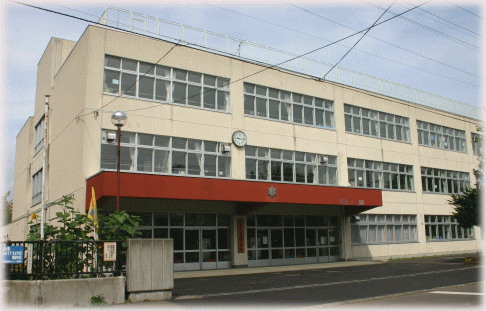 小学校　札幌市立美園小学校（小学校）まで379m