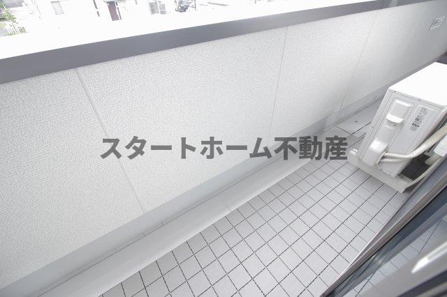 バルコニー　開放的で明るい空間を演出してくれるバルコニーです