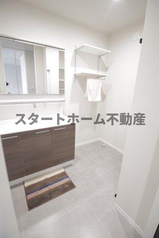 洗面設備　広い洗面スペース