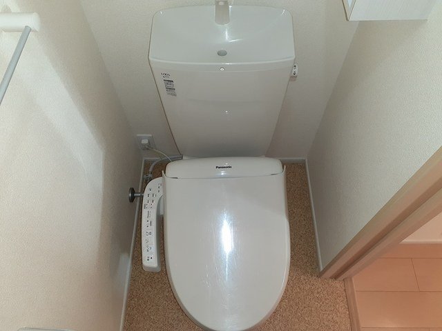 トイレ　清潔感のあるトイレです