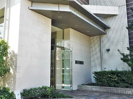 エントランス　建物の内部です