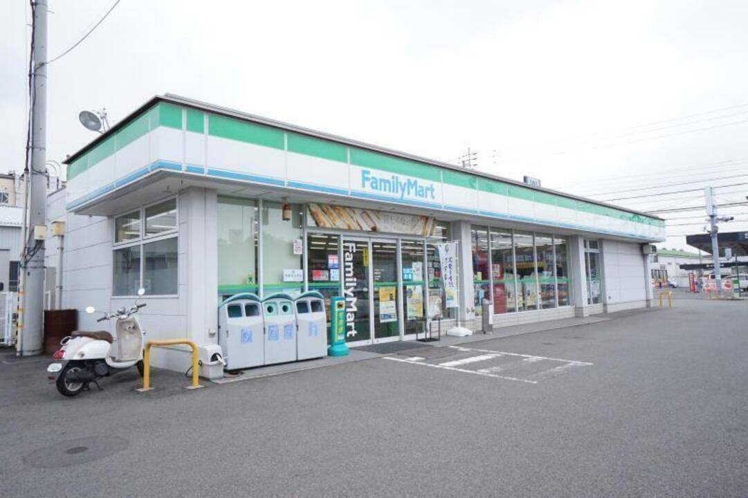 コンビニ　ファミリーマート南吉田店（コンビニ）まで570m