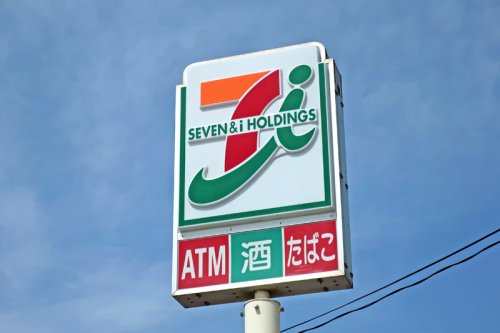 コンビニ　セブンイレブン（コンビニ）まで499m