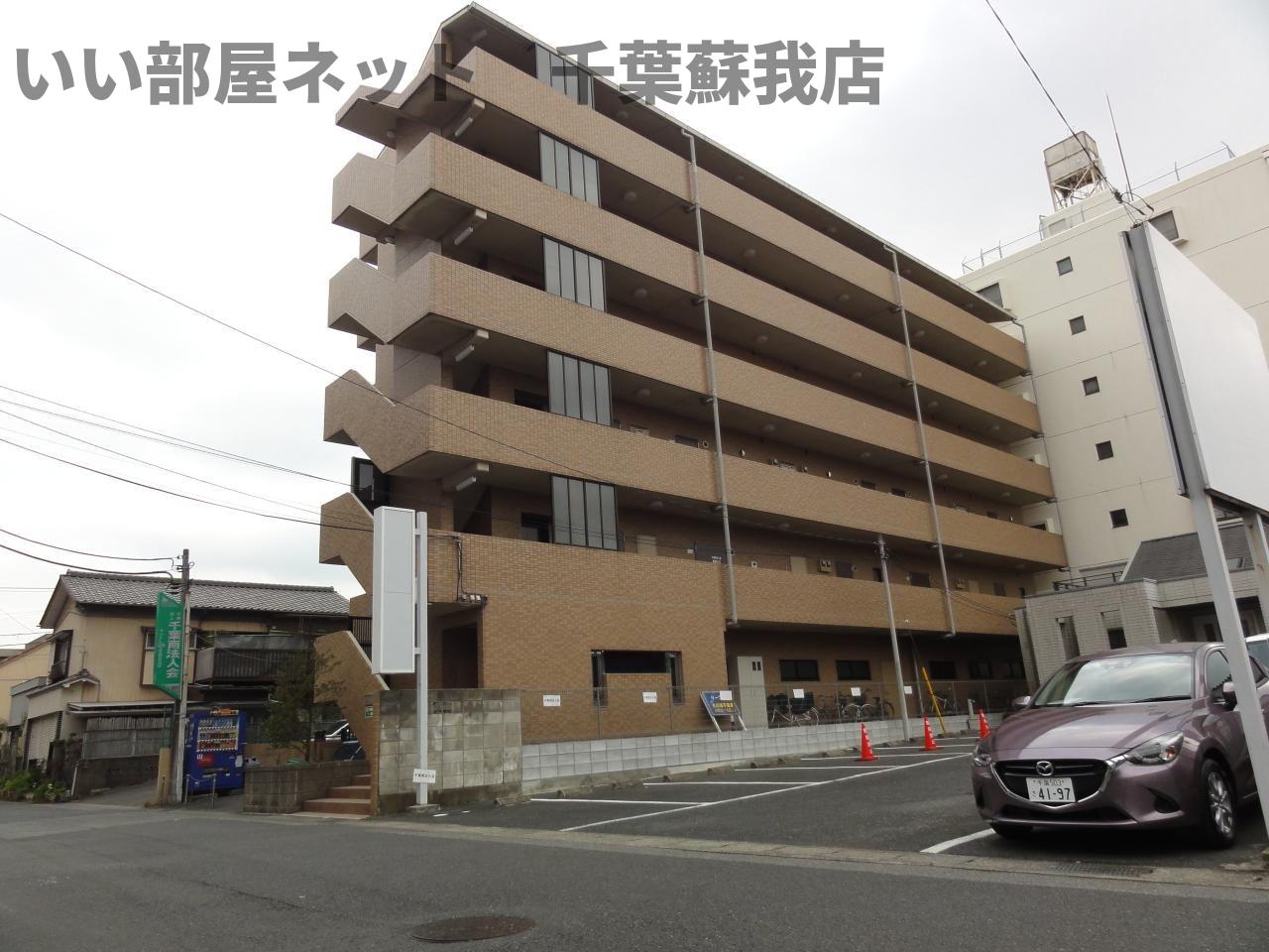 建物外観　落ち着いた雰囲気の外観です