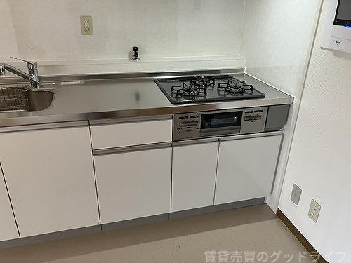 キッチン　３口ガスシステムキッチン