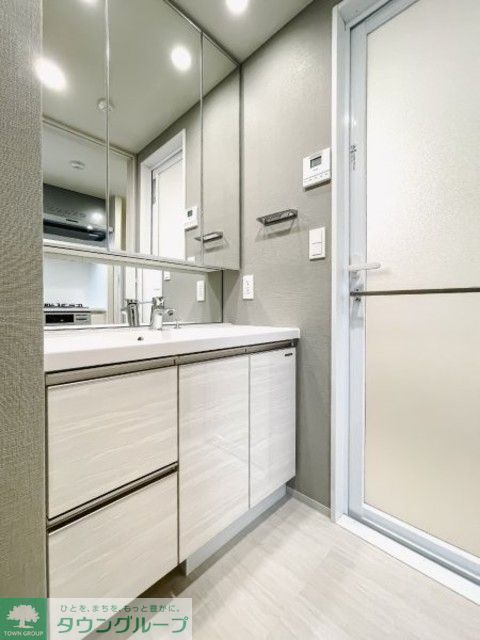 洗面設備　※写真は同タイプ住戸です。