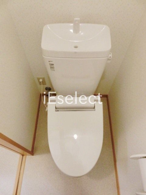 トイレ　トイレはシンプルですね。