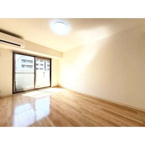 居室・リビング　※写真は同じマンションの違う部屋のものになります。