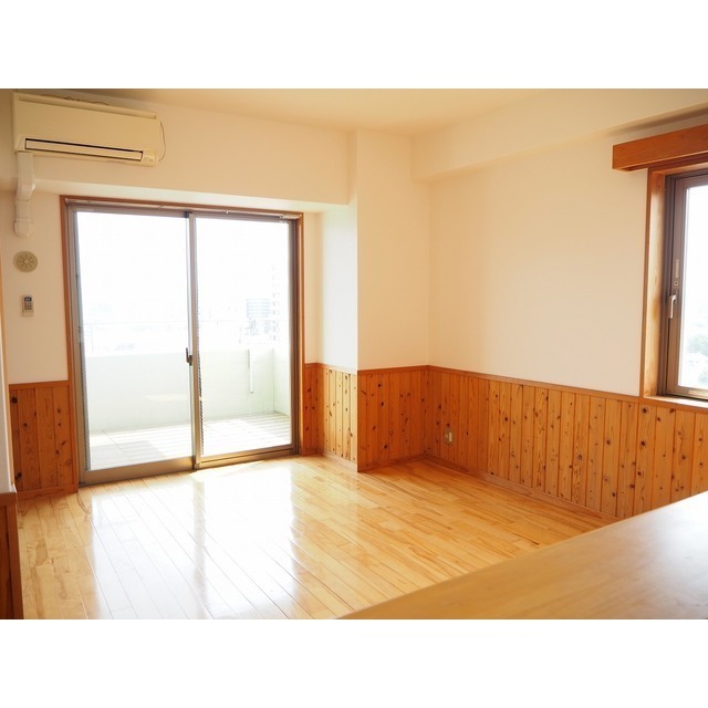 その他部屋・スペース　角部屋で明るいリビング♪