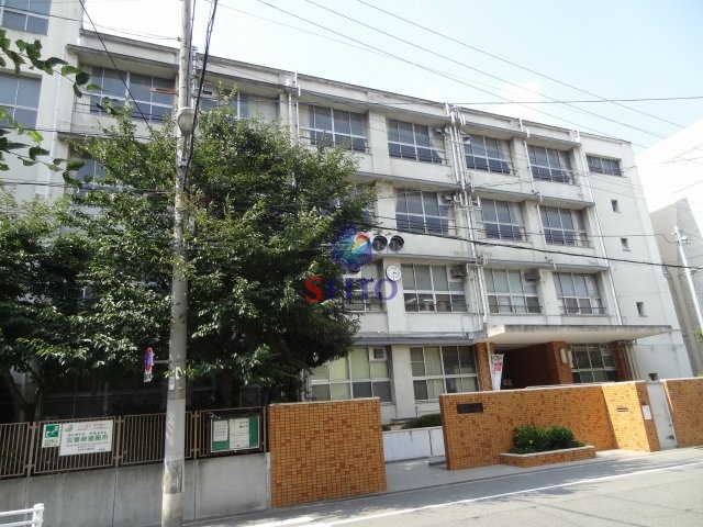 中学校　大阪市立八阪中学校（中学校）まで225m