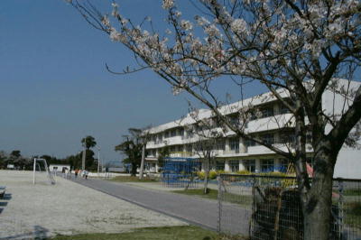 小学校　袖ケ浦市立奈良輪小学校（小学校）まで1865m