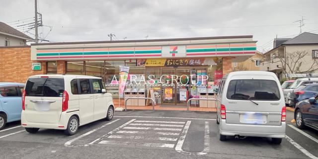 コンビニ　セブンイレブン吉川平沼店（コンビニ）まで386m