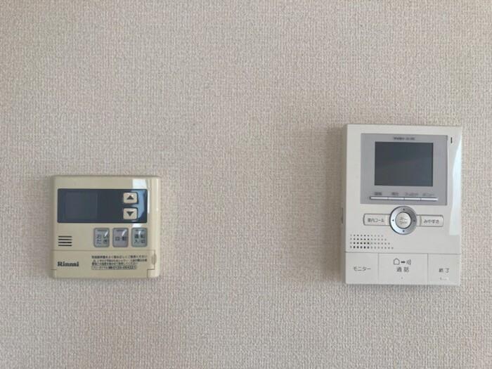 セキュリティ　来客時にはお部屋から確認ができるモニター付きドアホン♪