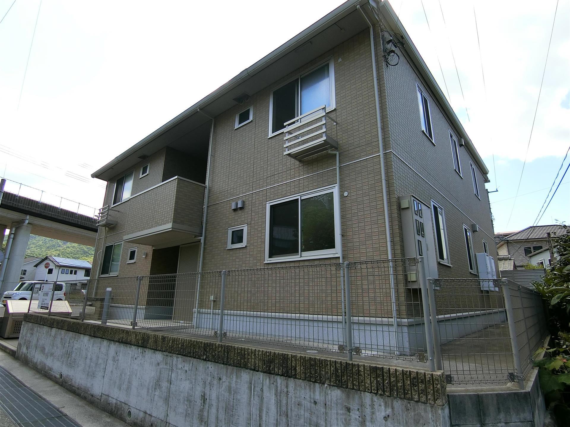 建物外観　2011年築　ウィンターチェリー