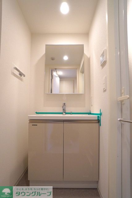 洗面設備　※写真は同タイプ住戸です。
