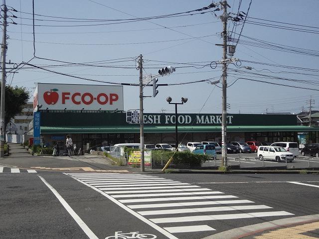 スーパー　エフコープ生活協同組合／折尾店（スーパー）まで580m