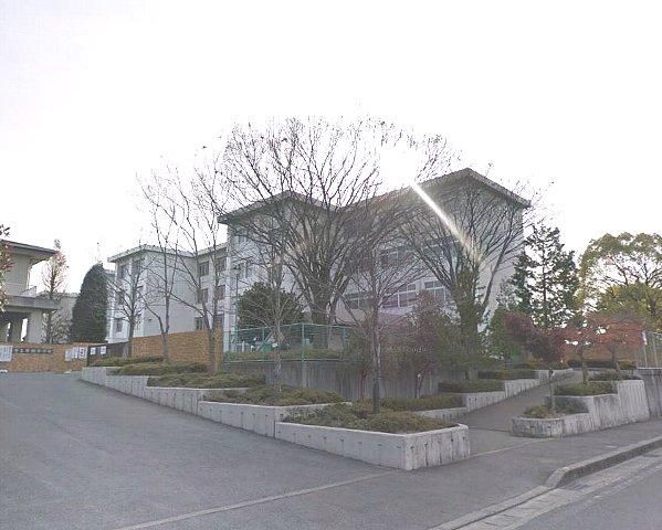 小学校　豊田市立四郷小学校（小学校）まで686m