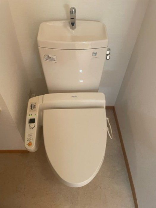 トイレ　※代表タイプの写真のため実際と異なる場合がございます