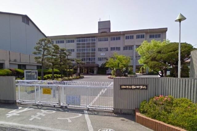 小学校　岡山市立中山小学校（小学校）まで2474m