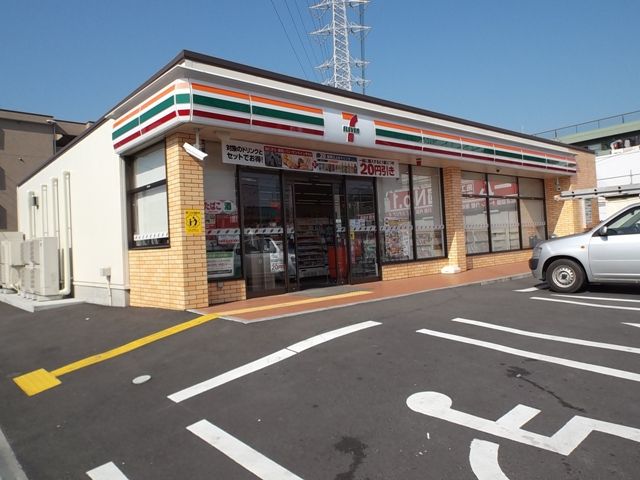 コンビニ　セブンイレブン（コンビニ）まで500m