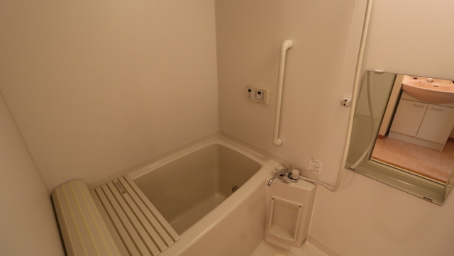 バス・シャワールーム　※別部屋写真使用中