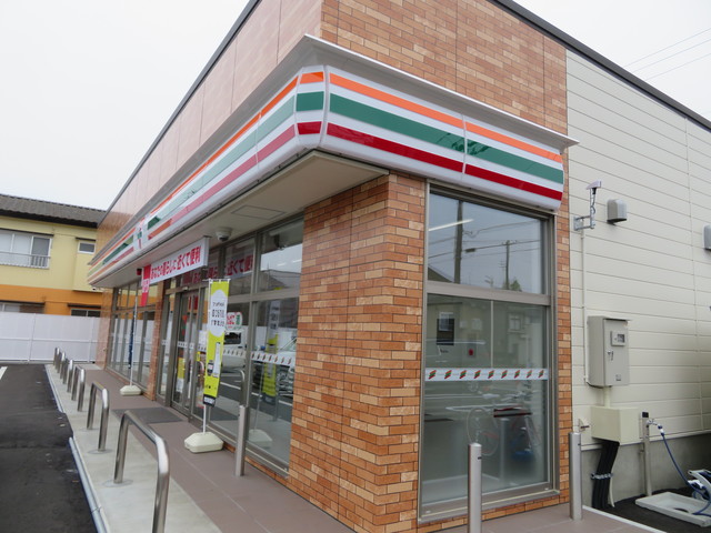 コンビニ　セブンイレブン長岡平島店（コンビニ）まで579m