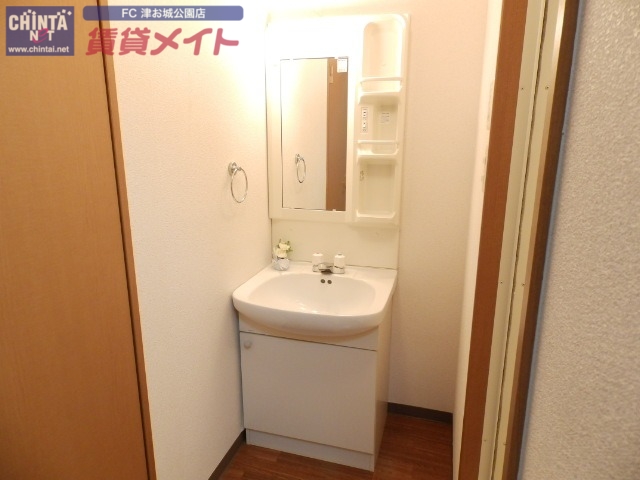 洗面設備　同物件別室の写真です
