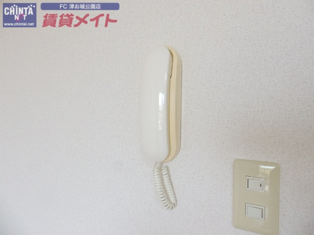 セキュリティ　同物件別室の写真です。ＴＶモニターホンとなります。