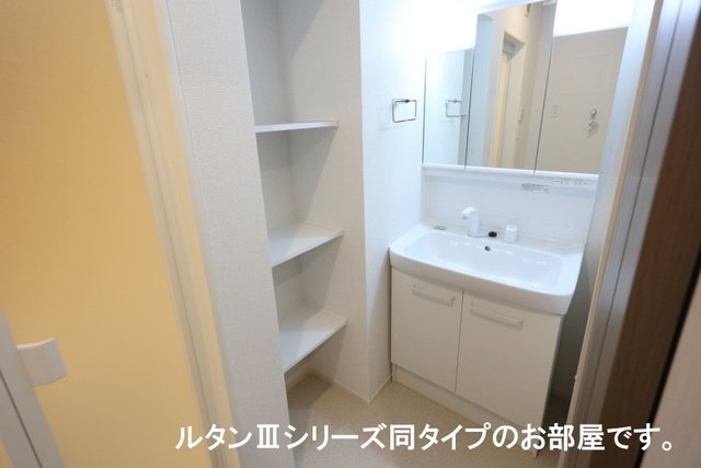 洗面設備　脱衣スペースもあります