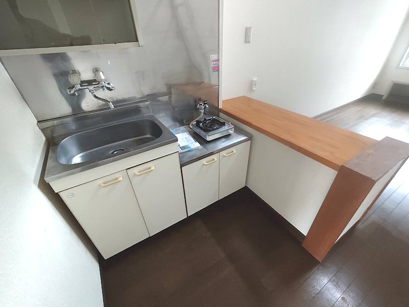キッチン　同建物、他号室写真参照