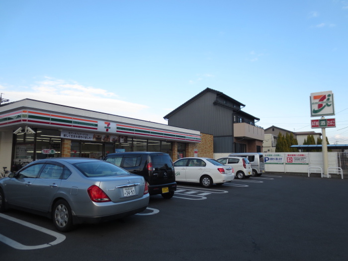 コンビニ　セブンイレブン（コンビニ）まで450m
