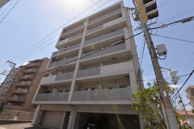 建物外観　落ち着いた雰囲気の外観です