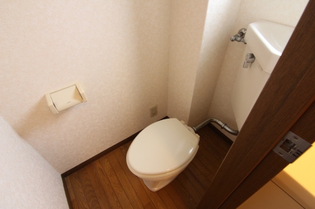 トイレ　他の部屋の参考写真です