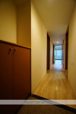 地下鉄鶴舞線 大須観音駅 徒歩10分 14階建 築21年の玄関写真