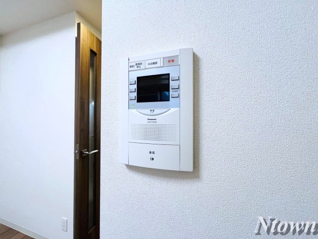 セキュリティ　モニター付きインターホンです。