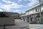 小学校　摂津市立鳥飼小学校（小学校）まで353m