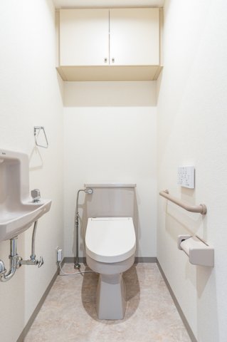 トイレ　※写真は同タイプ住戸です。